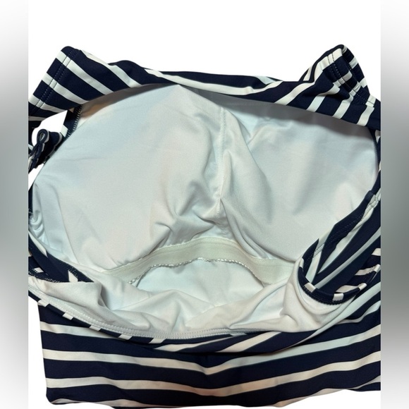 Lands End One Piece Swimsuit S = 6-8 - Picture 6 of 6